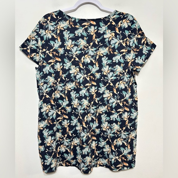 Pure Jill by J Jill 100% Pima Cotton Floral Elliptical Scoop Neck Tee Shirt - Picture 6 of 7